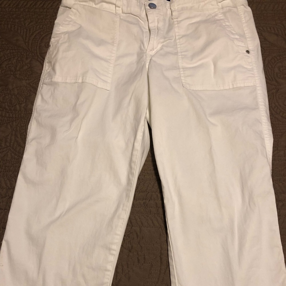 Bandolino White Capris Sz 10